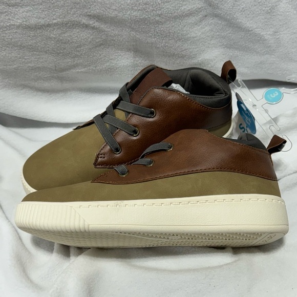 NWT Carter Willis Brown Slip On Boot Sneaker Little Kids Size 3 - Picture 2 of 8